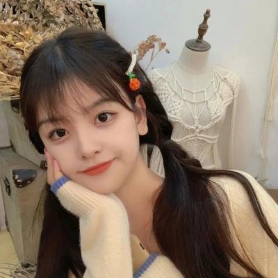 穿风信子蓝的少女